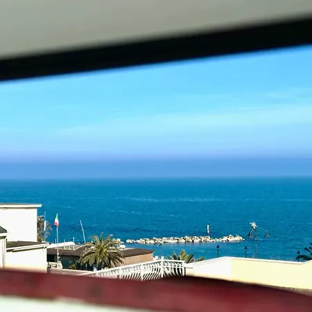 アパート P017 - Porto Recanati, Nuovo Attico Bilocale A 30mt Dal Mare ポルト・レカナーティ